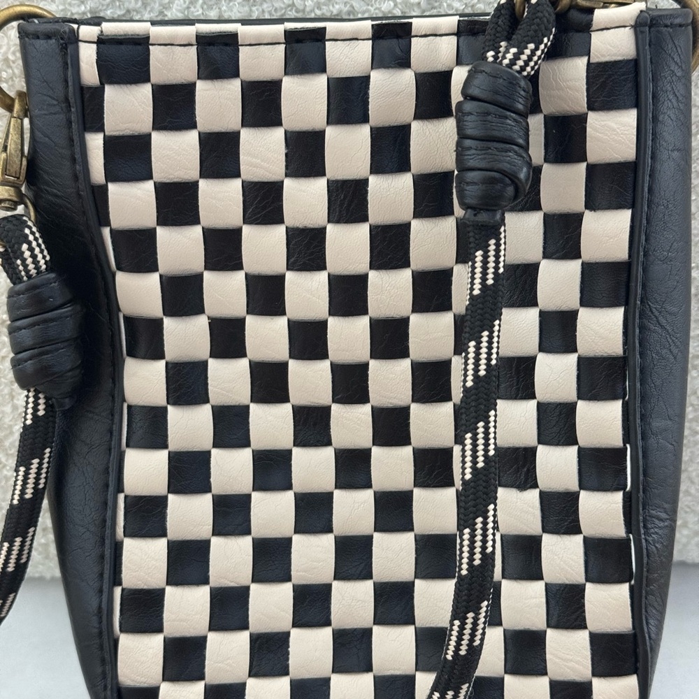 Checkered Black and White Women's Crossbody Baf